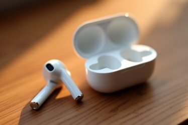 recenzja AirPods z ANC